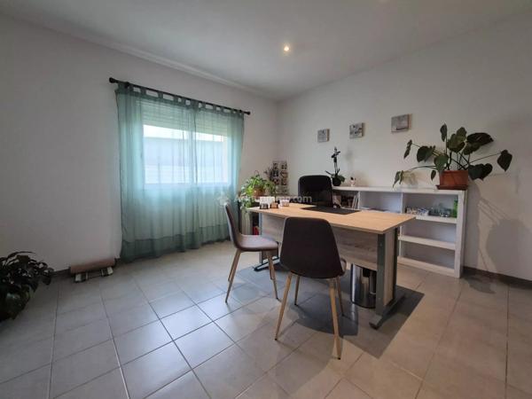 Location Bureau 1 pièces 30 m2 à Le Sequestre