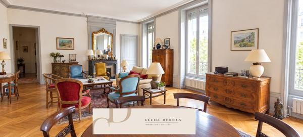 Appartement
         7 pièces
        - 210 m² Bien prestige 1 080 000 €*