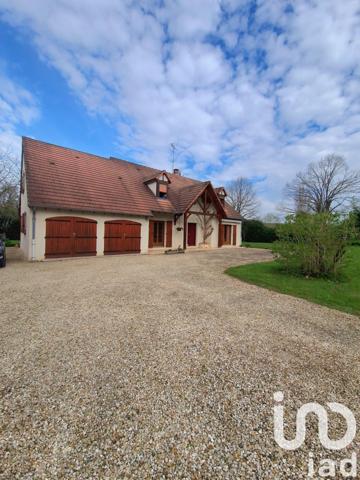 Maison 7 pièces de 188 m² à Saint-Fargeau (89170)