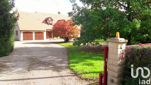 Maison 7 pièces de 188 m² à Saint-Fargeau (89170)