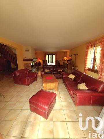 Maison 7 pièces de 188 m² à Saint-Fargeau (89170)