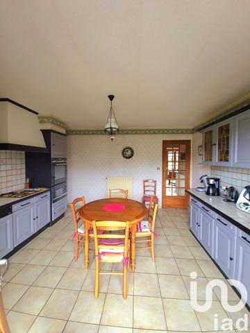 Maison 7 pièces de 188 m² à Saint-Fargeau (89170)