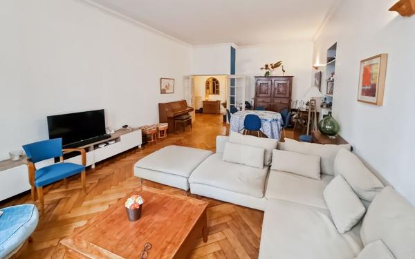 Appartement à vendre    6 pièces • 147,24 m2 Lyon 6