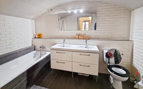 Appartement à vendre    6 pièces • 147,24 m2 Lyon 6