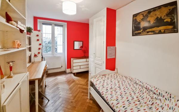 Appartement à vendre    6 pièces • 147,24 m2 Lyon 6