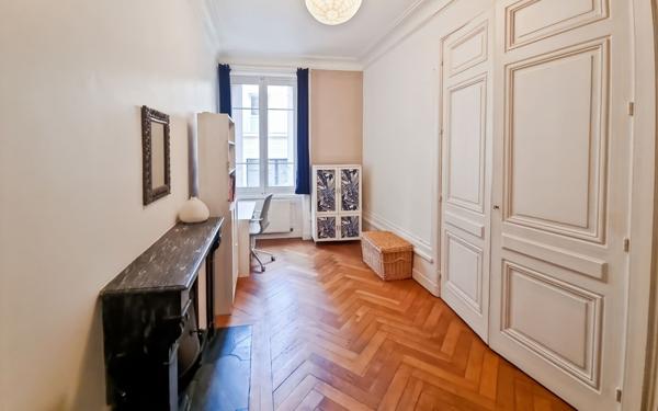 Appartement à vendre    6 pièces • 147,24 m2 Lyon 6