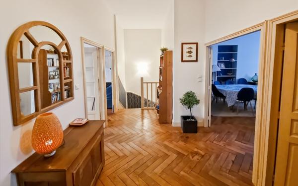 Appartement à vendre    6 pièces • 147,24 m2 Lyon 6