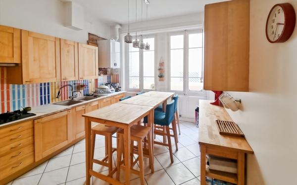 Appartement à vendre    6 pièces • 147,24 m2 Lyon 6