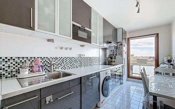 Appartement à vendre    3 pièces • 80 m2 Suresnes