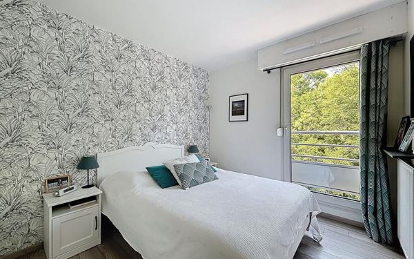 Appartement à vendre    3 pièces • 80 m2 Suresnes