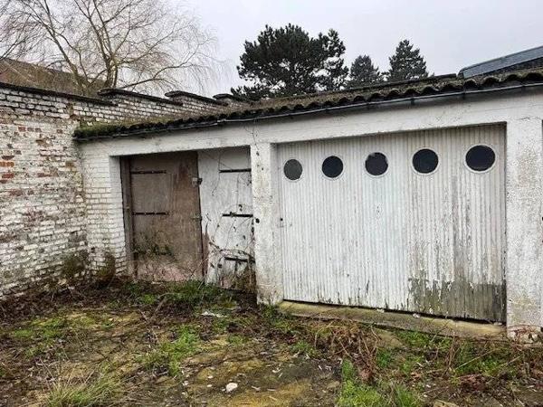Ensemble de deux garages