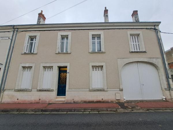 Maison 11 pièces à vendre Descartes - 37160 / Réf: 11596