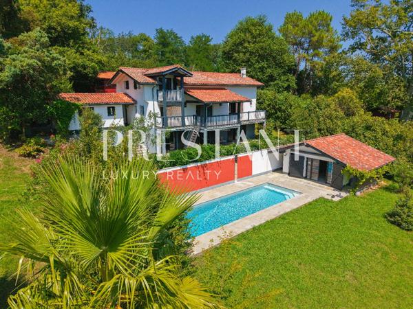 Ancienne ferme basque rénovée avec piscine à vendre à Arbonne, ARBONNE