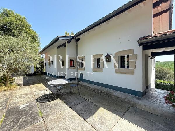 Ancienne ferme basque rénovée avec piscine à vendre à Arbonne, ARBONNE