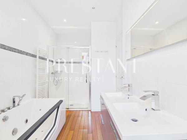 BIARRITZ SAINT-CHARLES – APPARTEMENT de CHARME, TOUT-À-PIED & PARKING, BIARRITZ