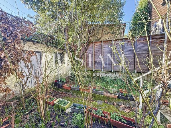 Echoppe bordelaise traditionnelle avec jardin, cave et dépendance, BORDEAUX