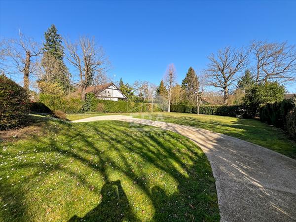 Hameau de Villers 8 pièce(s) 5 chambres 190 m2 sous-sol total