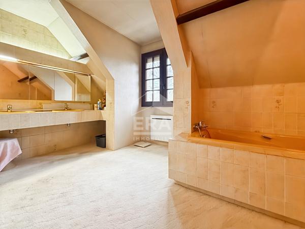 Hameau de Villers 8 pièce(s) 5 chambres 190 m2 sous-sol total