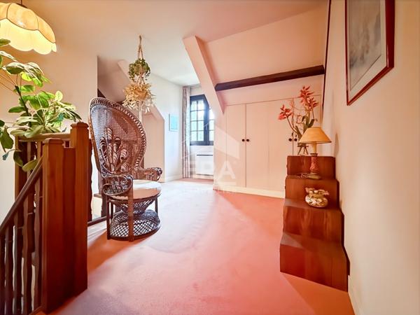 Hameau de Villers 8 pièce(s) 5 chambres 190 m2 sous-sol total