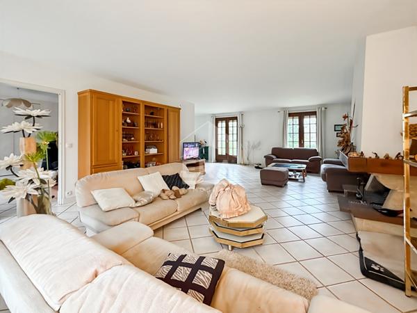 Hameau de Villers 8 pièce(s) 5 chambres 190 m2 sous-sol total