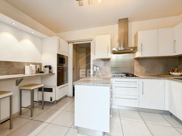 Hameau de Villers 8 pièce(s) 5 chambres 190 m2 sous-sol total