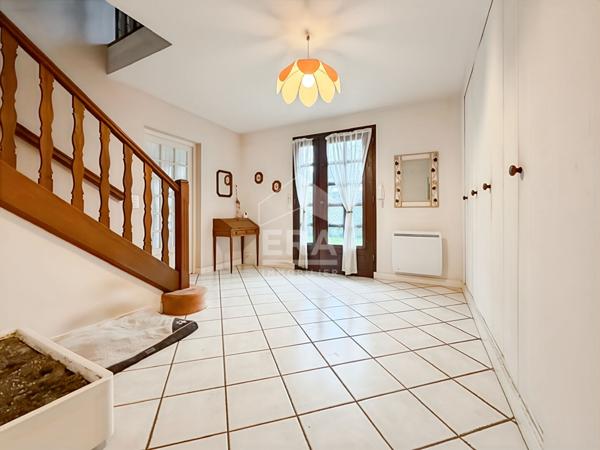 Hameau de Villers 8 pièce(s) 5 chambres 190 m2 sous-sol total