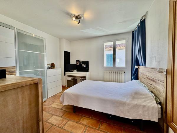 Secteur Saint Julien 13012, maison de type 3 avec jardin à la vente