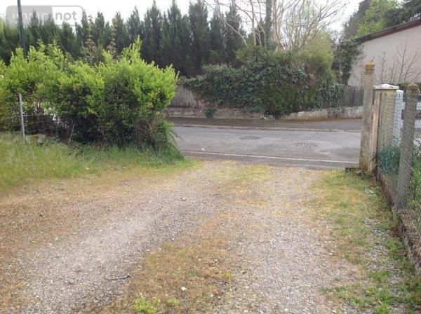 Garage - Parking à vendre à Saint-Gaultier dans l'Indre (36800), ref : 037/1761