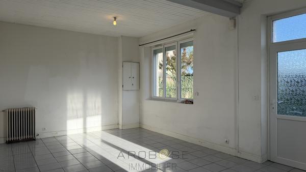 Proche centre ville maison 4 chambres ,jardin, et 4 garages!