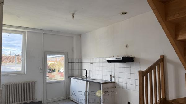 Proche centre ville maison 4 chambres ,jardin, et 4 garages!