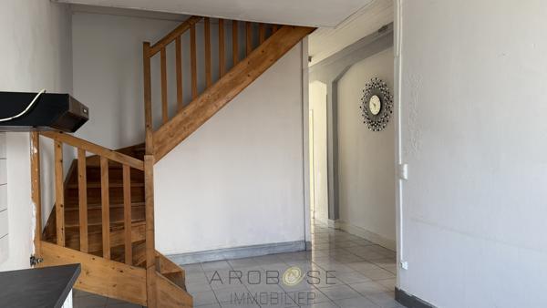 Proche centre ville maison 4 chambres ,jardin, et 4 garages!