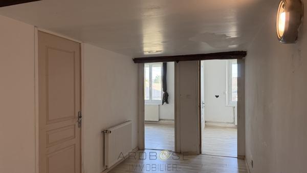 Proche centre ville maison 4 chambres ,jardin, et 4 garages!