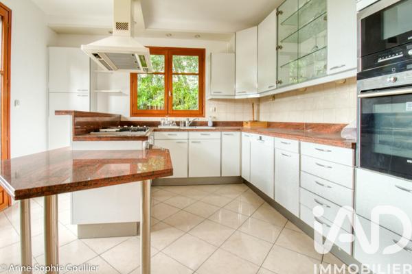 Maison à vendre 7 pièces 167 m² Saint-Leu-la-Forêt