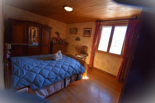 Maison ensoleillée sur les hauteurs de Plampinet – 3 chambres, jardin, garage et cadre alpin exceptionnel