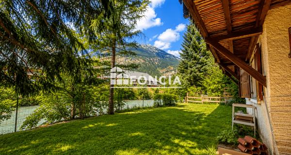 À vendre Maison 5 pièces 144 m² - La Salle-les-alpes 05240