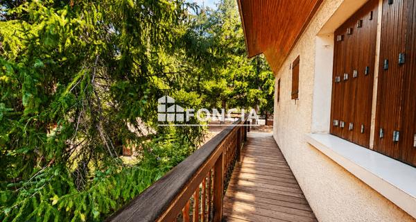 À vendre Maison 5 pièces 144 m² - La Salle-les-alpes 05240