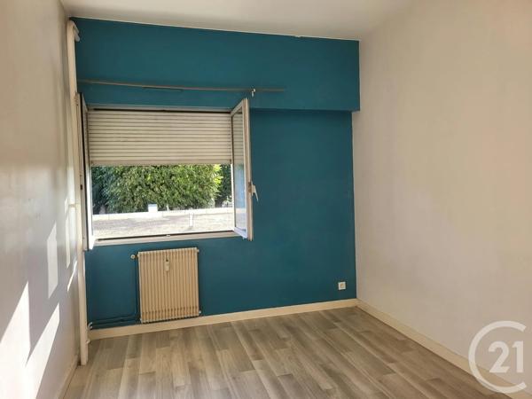 Appartement F3 à vendre  3 pièces - 67 m 2   BOURG EN BRESSE  - 01