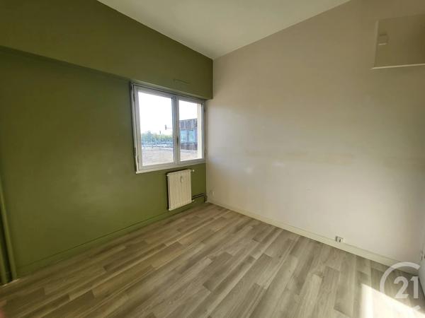 Appartement F3 à vendre  3 pièces - 67 m 2   BOURG EN BRESSE  - 01