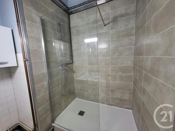 Appartement F3 à vendre  3 pièces - 67 m 2   BOURG EN BRESSE  - 01