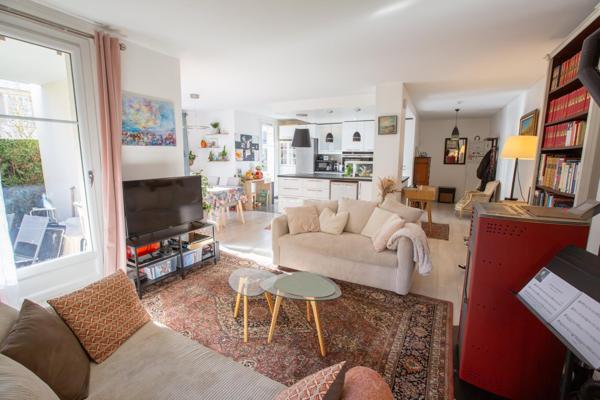 SUPERBE APPARTEMENT F5 - REZ DE CHAUSSEE 99 M²