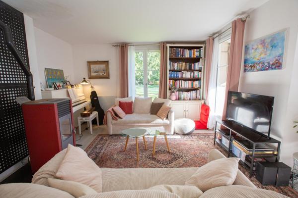 SUPERBE APPARTEMENT F5 - REZ DE CHAUSSEE 99 M²