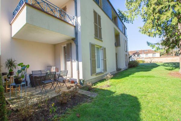 SUPERBE APPARTEMENT F5 - REZ DE CHAUSSEE 99 M²