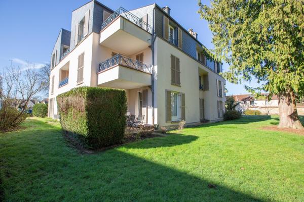 SUPERBE APPARTEMENT F5 - REZ DE CHAUSSEE 99 M²
