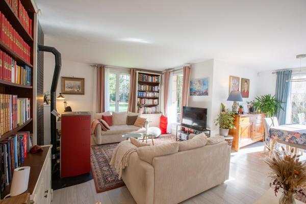 SUPERBE APPARTEMENT F5 - REZ DE CHAUSSEE 99 M²