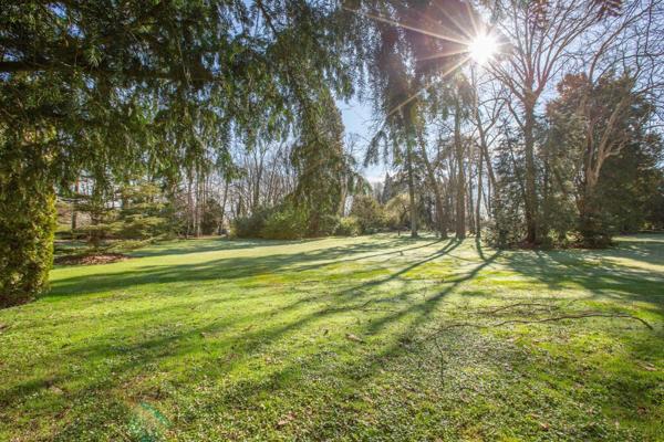 SUPERBE APPARTEMENT F5 - REZ DE CHAUSSEE 99 M²