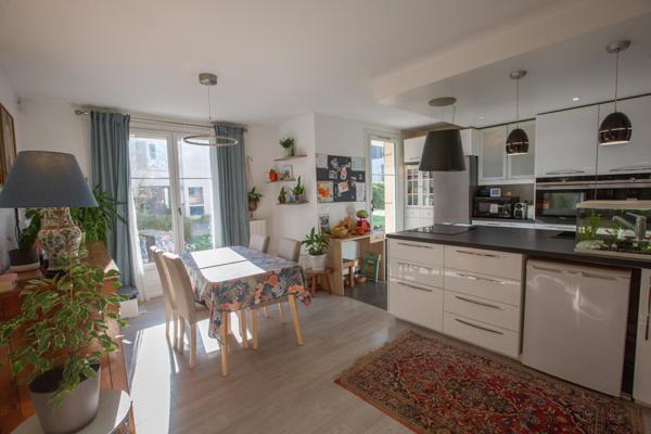 SUPERBE APPARTEMENT F5 - REZ DE CHAUSSEE 99 M²