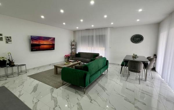 Vente Maison Jardin garage Corneilhan   