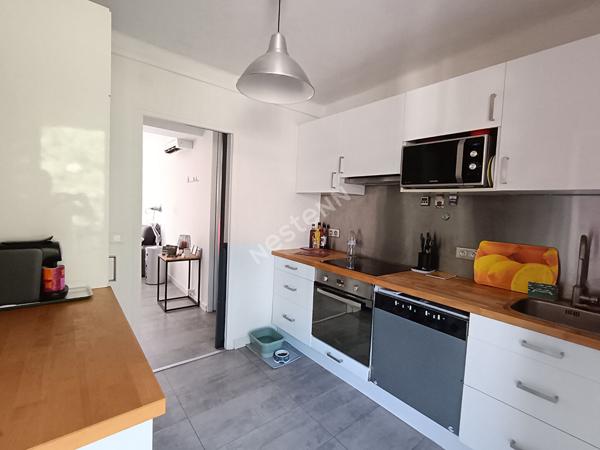 Les Playes. Appartement T3 de 60m² avec deux extérieurs et une place de parking.