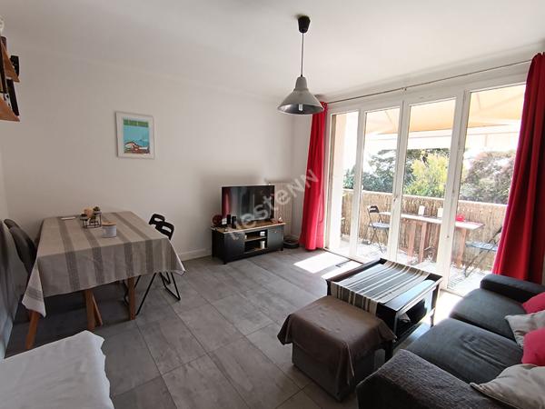 Les Playes. Appartement T3 de 60m² avec deux extérieurs et une place de parking.