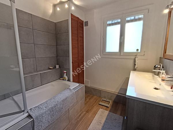 Les Playes. Appartement T3 de 60m² avec deux extérieurs et une place de parking.